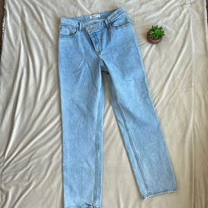 Abercrombie & Fitch 90s Straight Ultra High Rise Jean